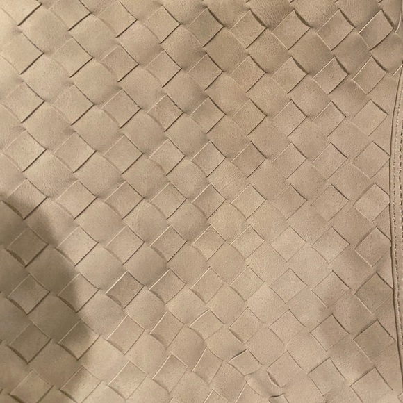 Urban Expressions Faux Suede Woven Knot Hobo Bag ivory NWT - Picture 6 of 7